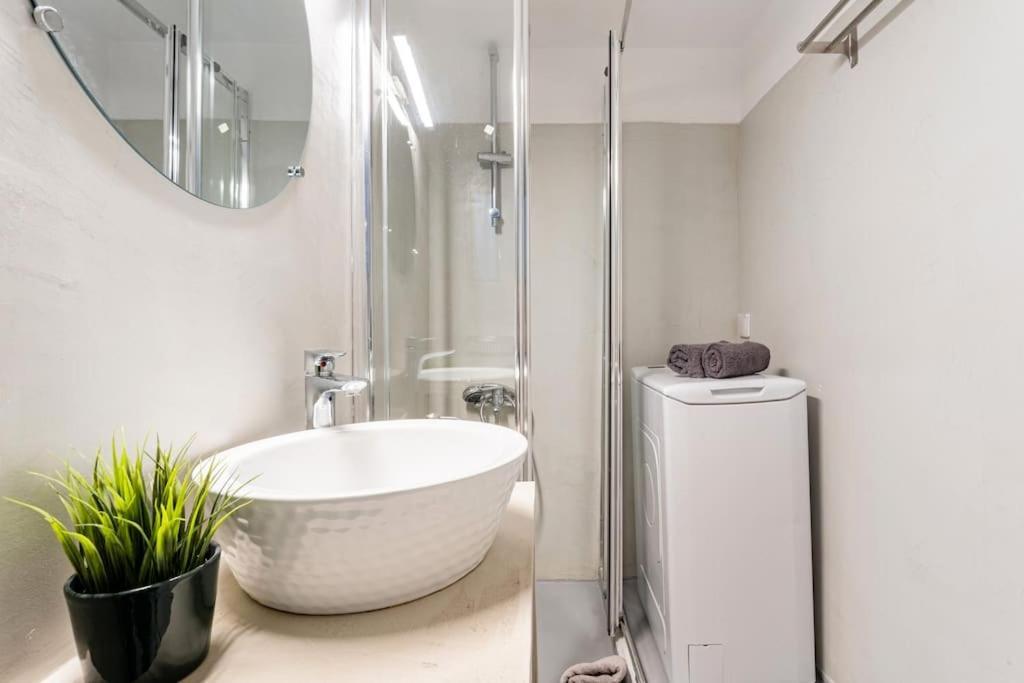 Downtown Cute Apt In The Heart Of Plaka Athens Luaran gambar